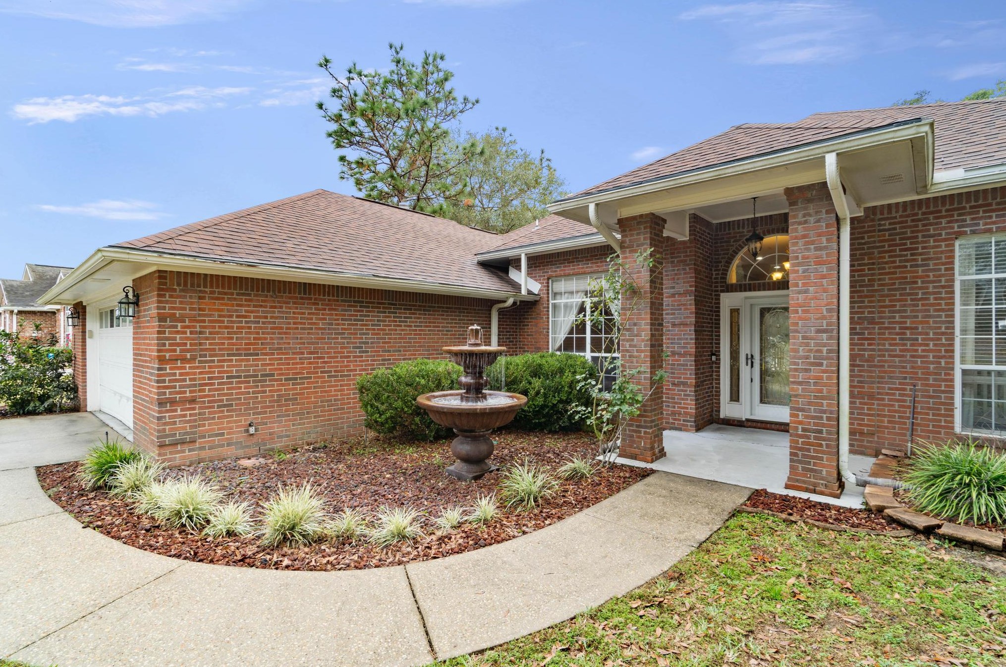 4678 Lovegrass Ln, Crestview, FL 32539-8357