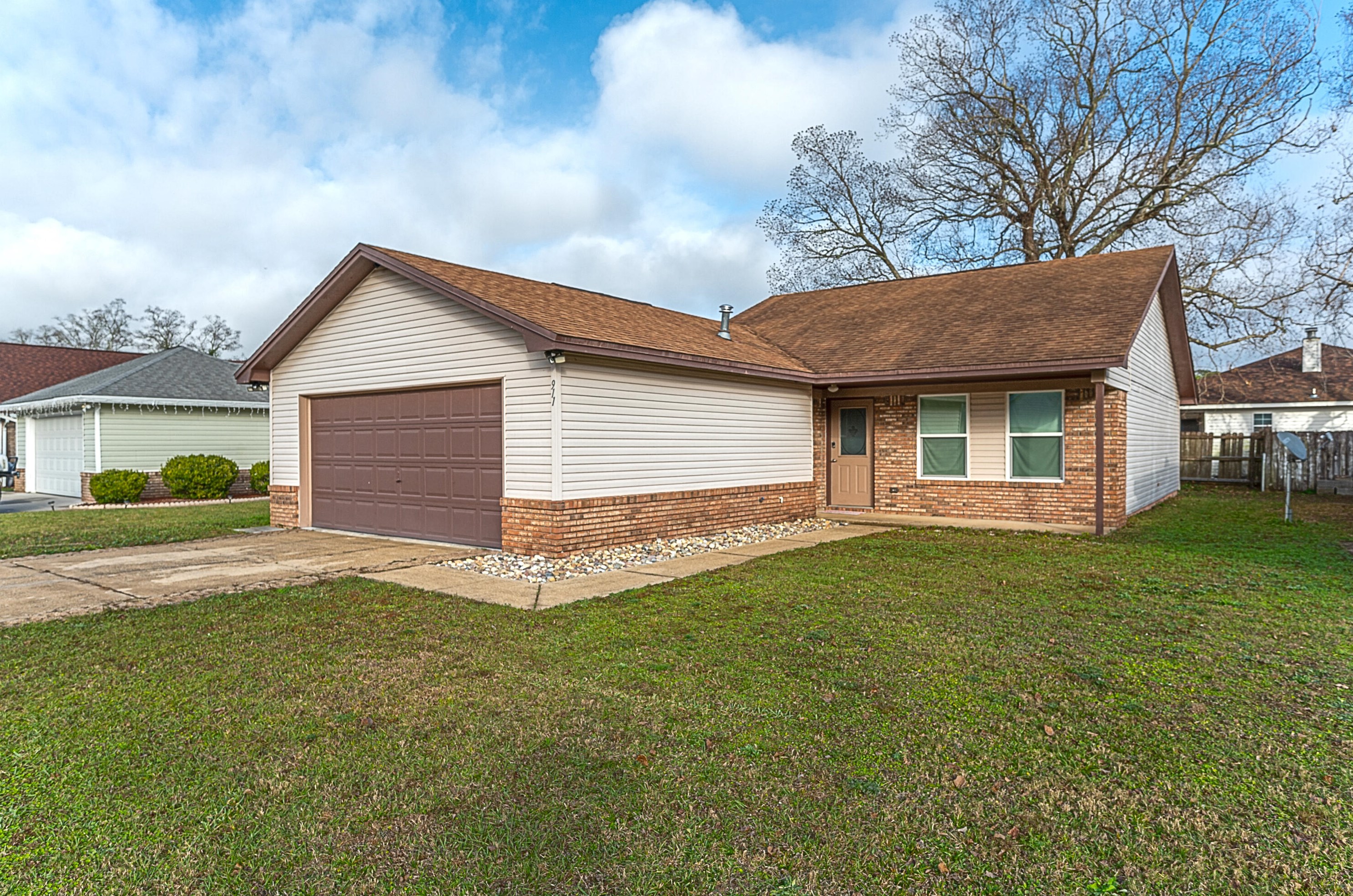911 Lawton Ct, Fort Walton Beach, FL 32547-1928