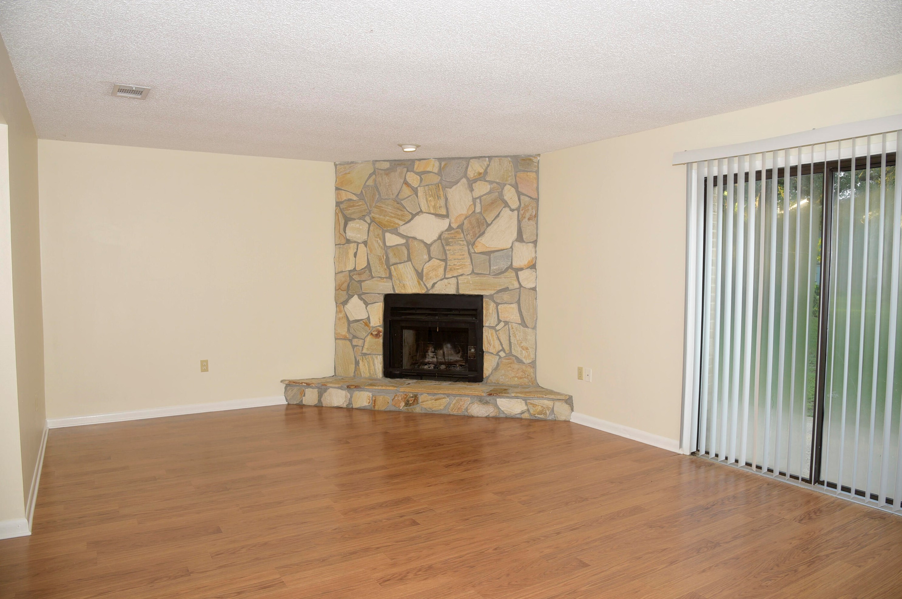 1815 Valparaiso Blvd, Niceville, FL 32578-2952