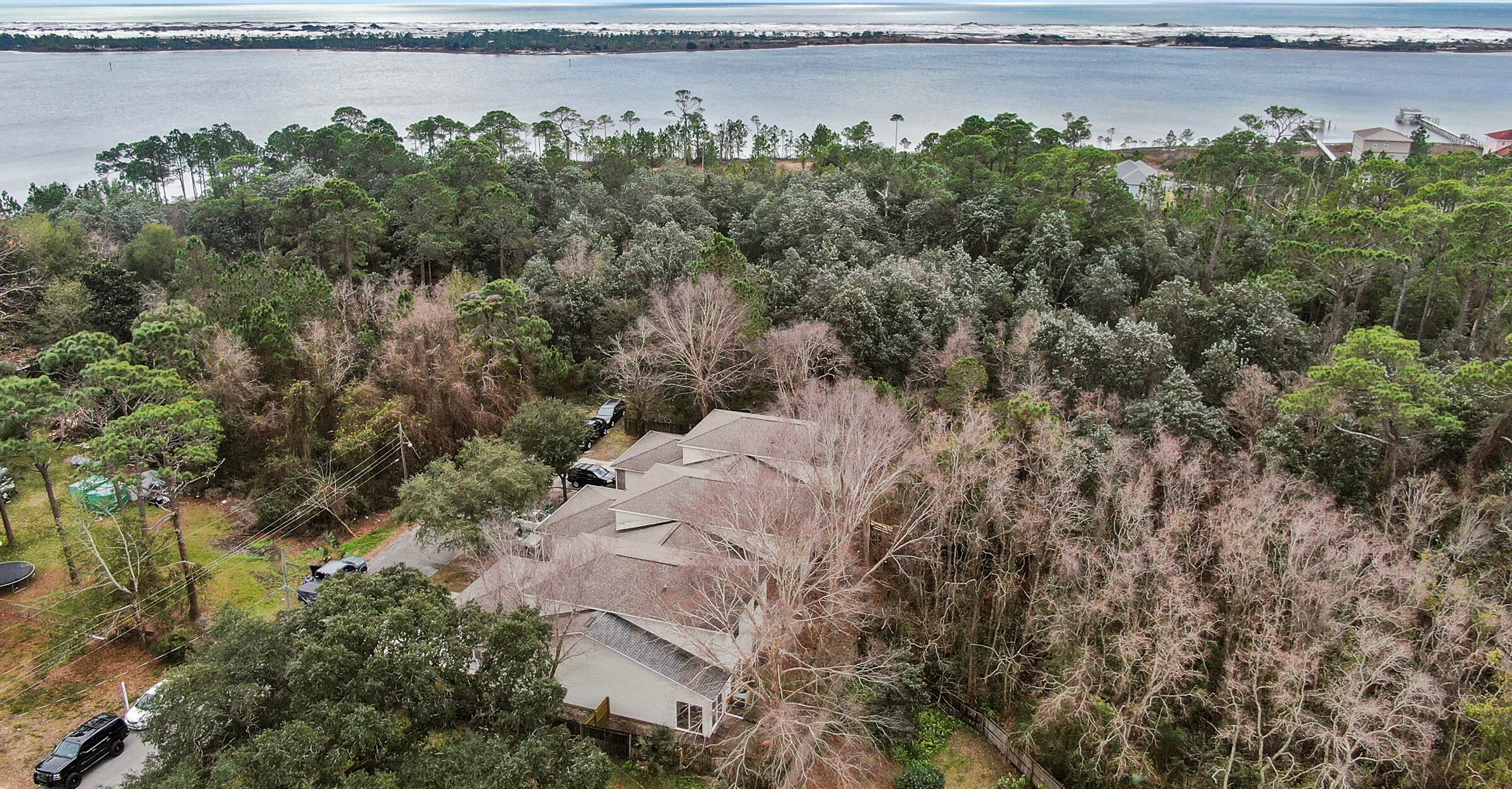 116 Dolphin Rd, Mary Esther, FL 32569-2212