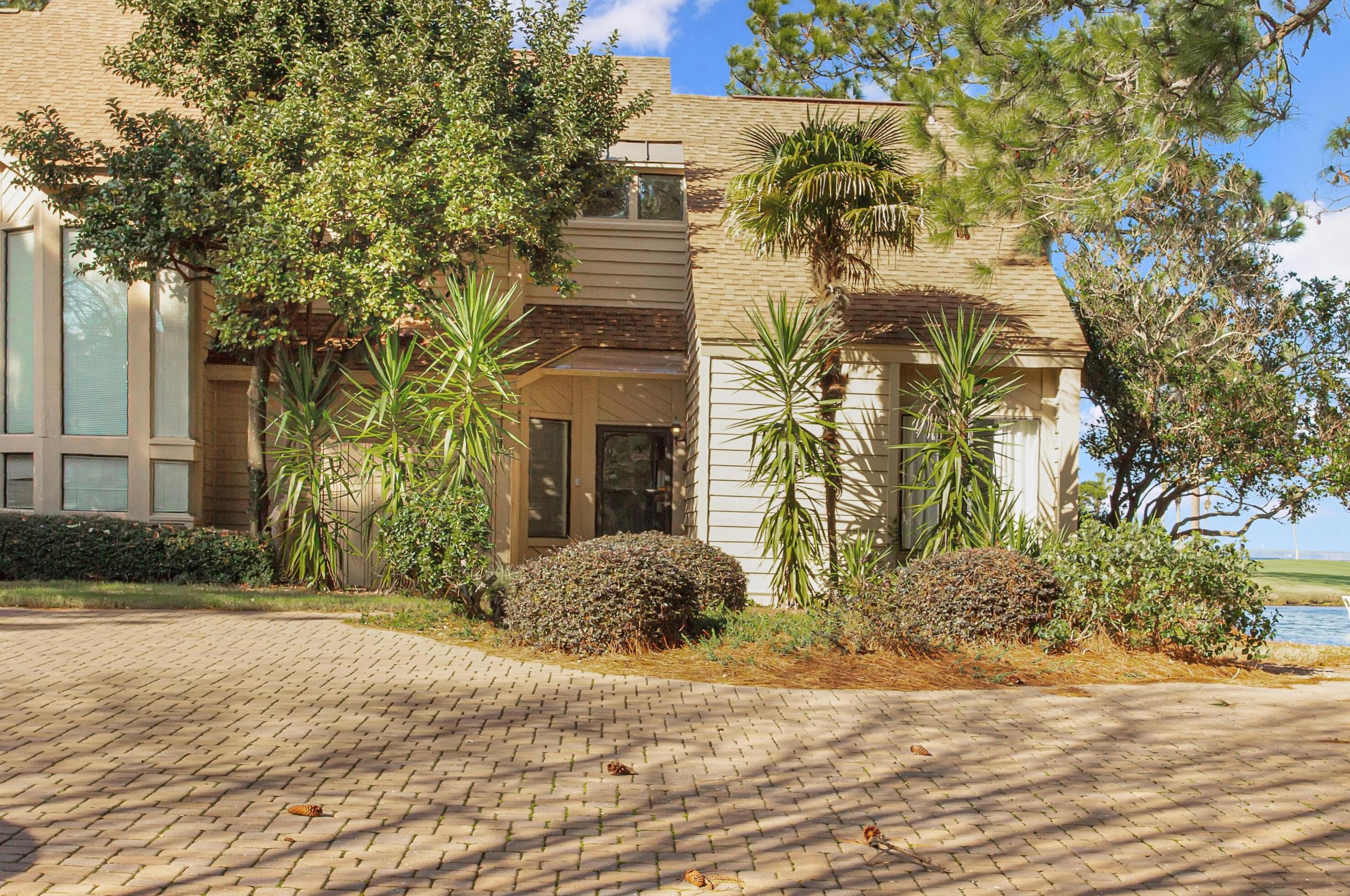 270 Eagle Dr, Destin, FL 32550-4859