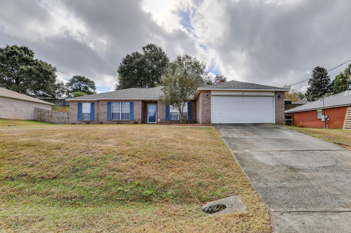 321 Egan Dr, Crestview, FL 32536-5426
