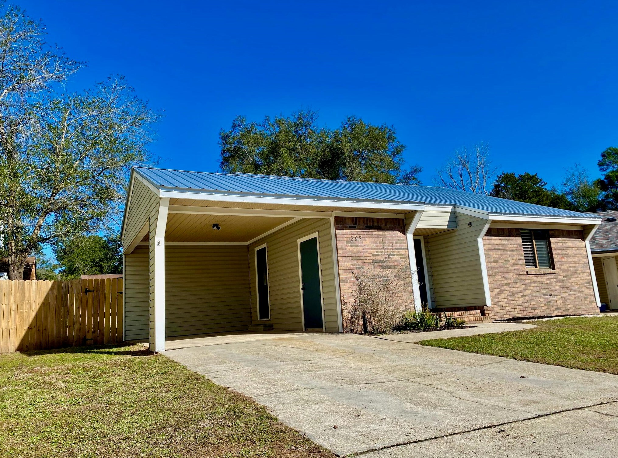 205 Cottonwood Ct, Niceville, FL 32578-1252
