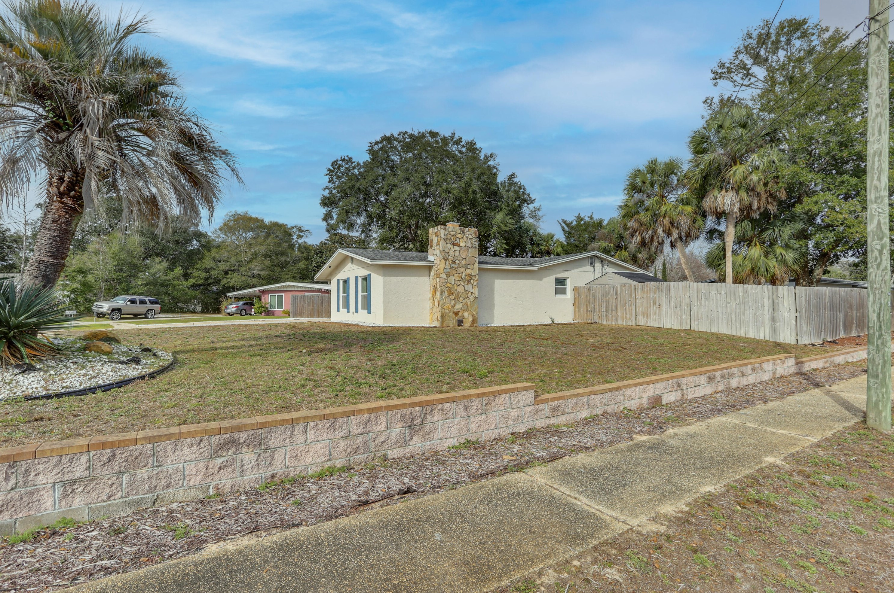 145 Terry Cir, Mary Esther, FL 32569-1850