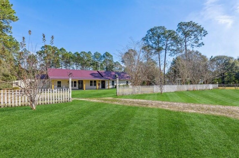 6165 Garden City Rd, Crestview, FL 32539-9175
