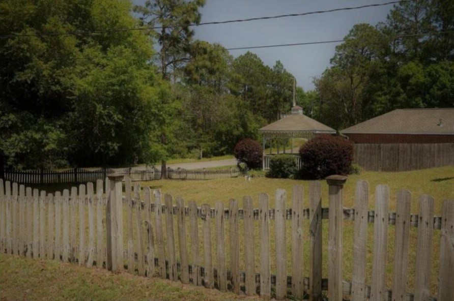 4737 Whitewater Ln, Crestview, FL 32539-5757
