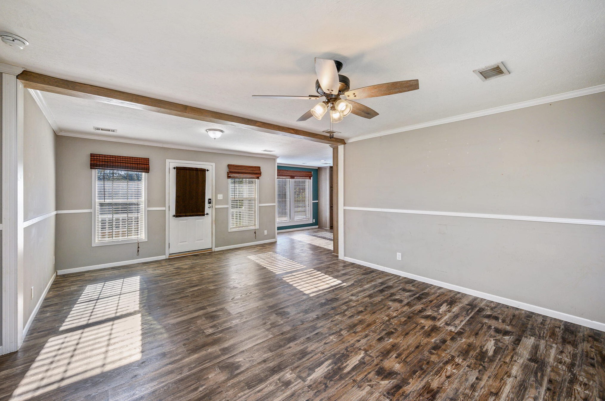 331 Violet Ln E, Defuniak Springs, FL 32433