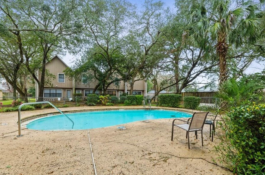 19 Falcon Ridge Ln, Fort Walton Beach FL  32547-2366 exterior