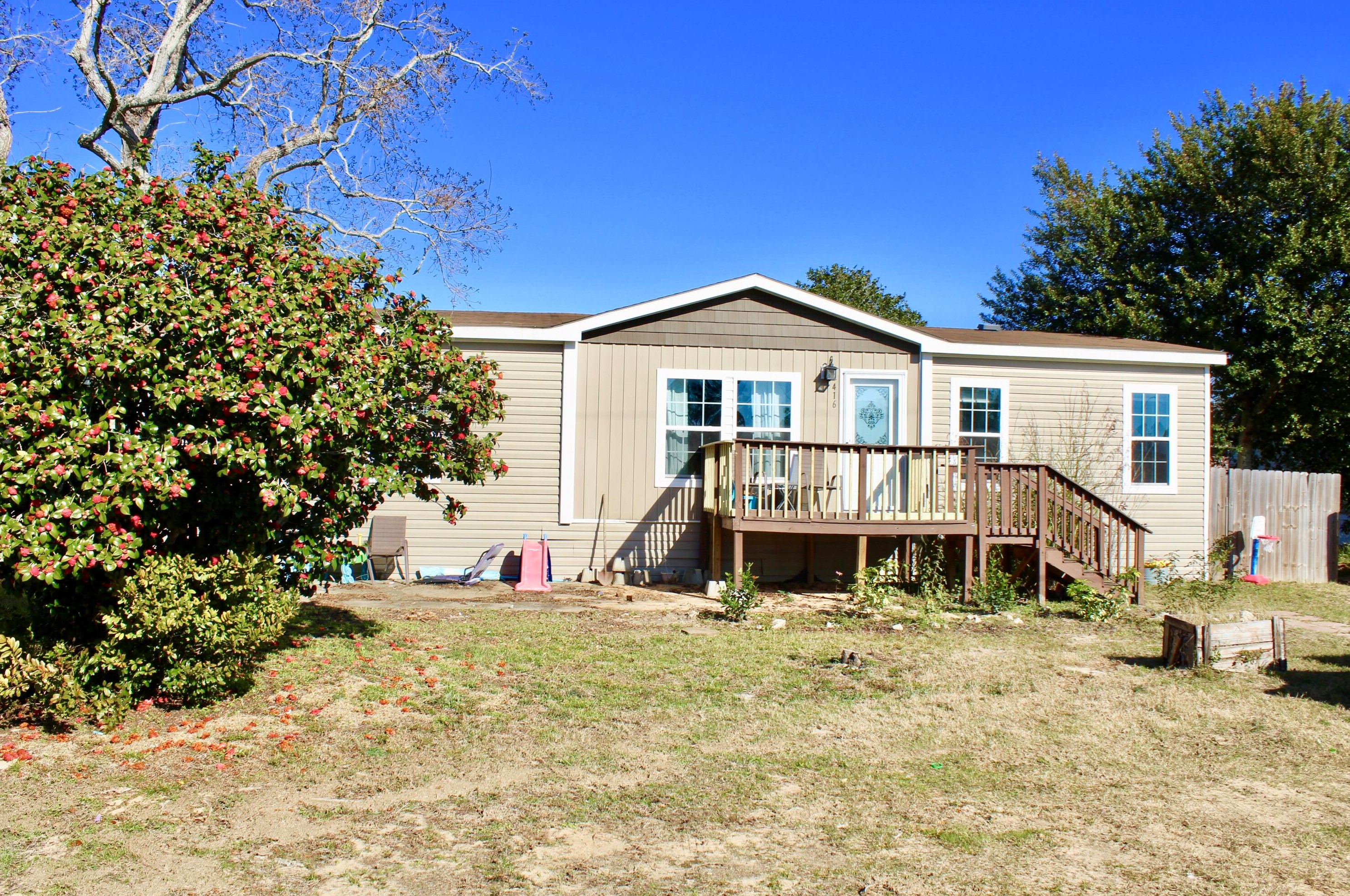 416 Spruce St, Mary Esther, FL 32569-3301