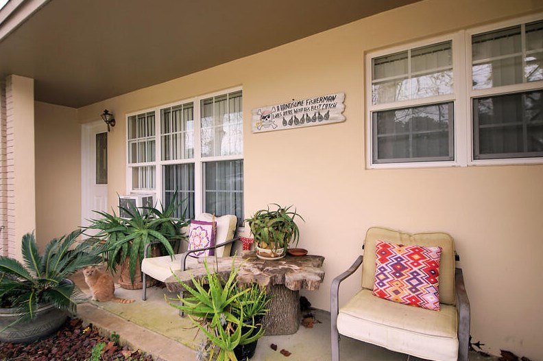 211 Lee Dr, Mary Esther, FL 32569-1815