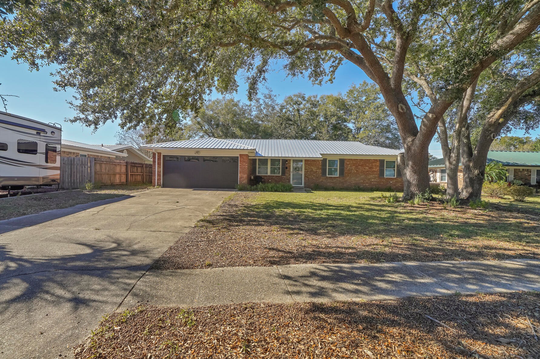 5 Regency Park Dr, Mary Esther, FL 32569-2043
