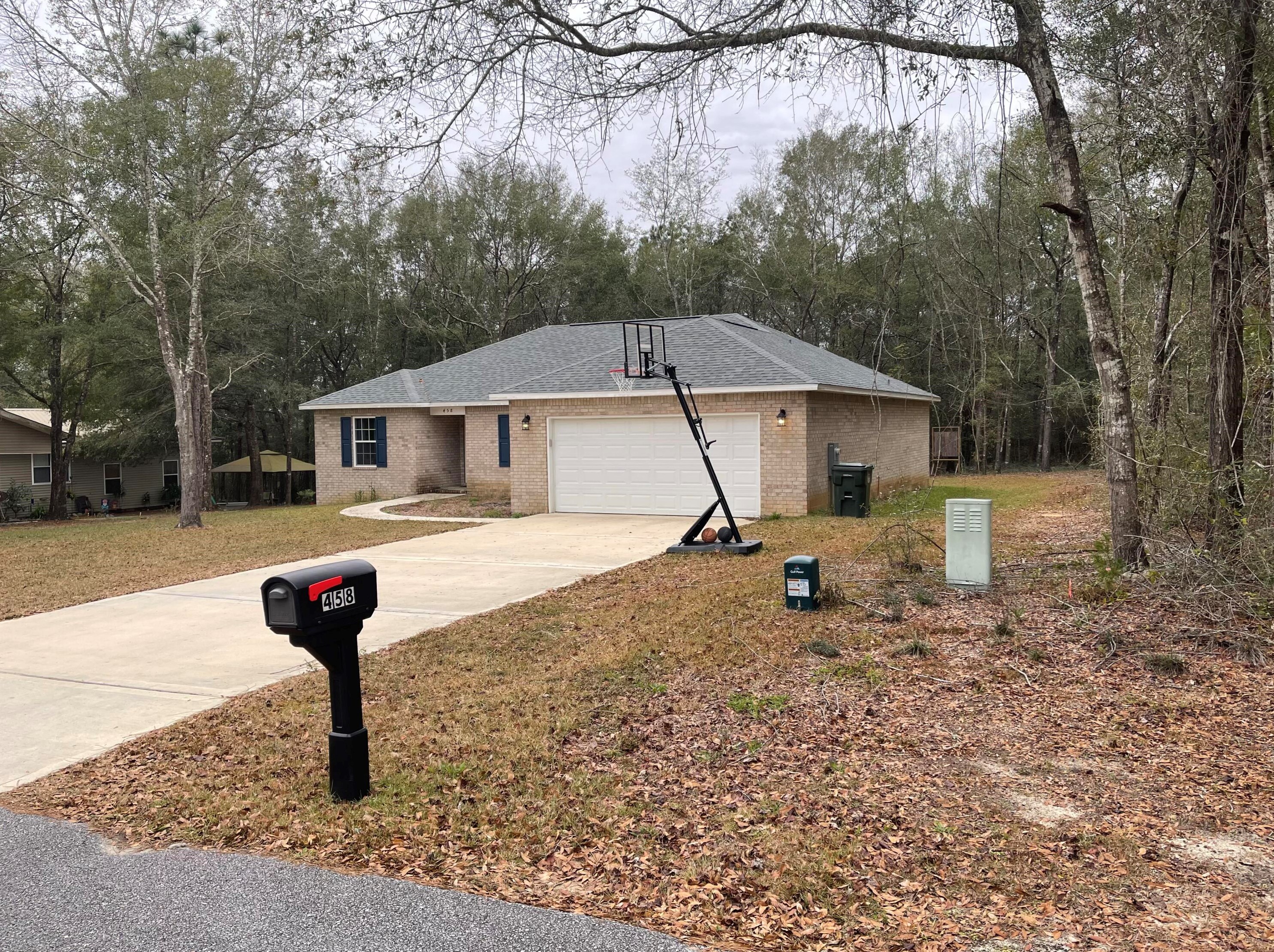 458 Country Club Dr, Defuniak Springs, FL 32435