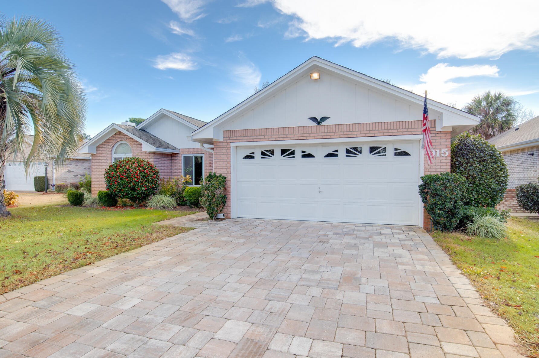 915 Shalimar Point Dr, Shalimar, FL 32579
