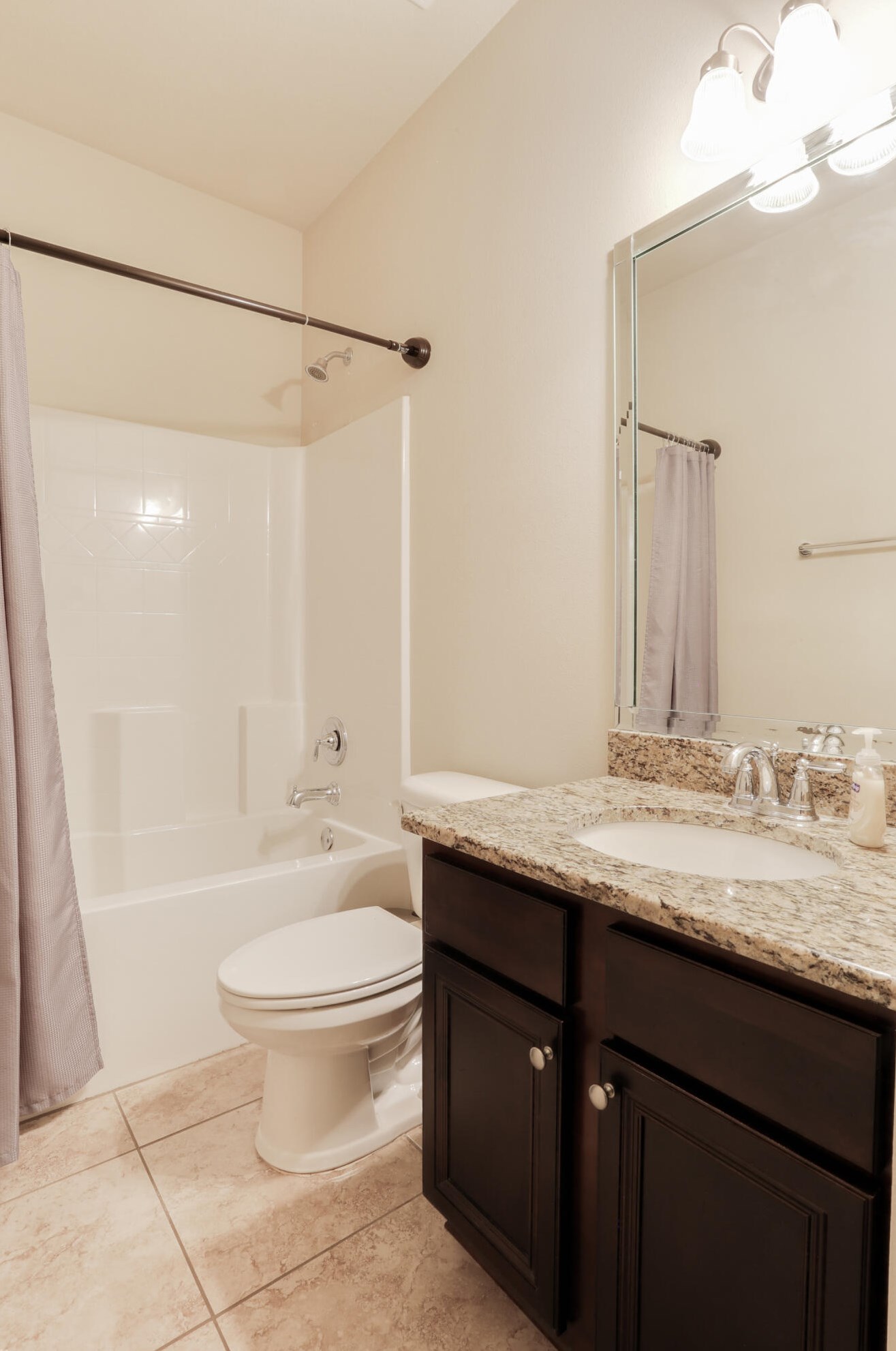 225 Paradise Palm Cir, Crestview FL  32536-5600 exterior