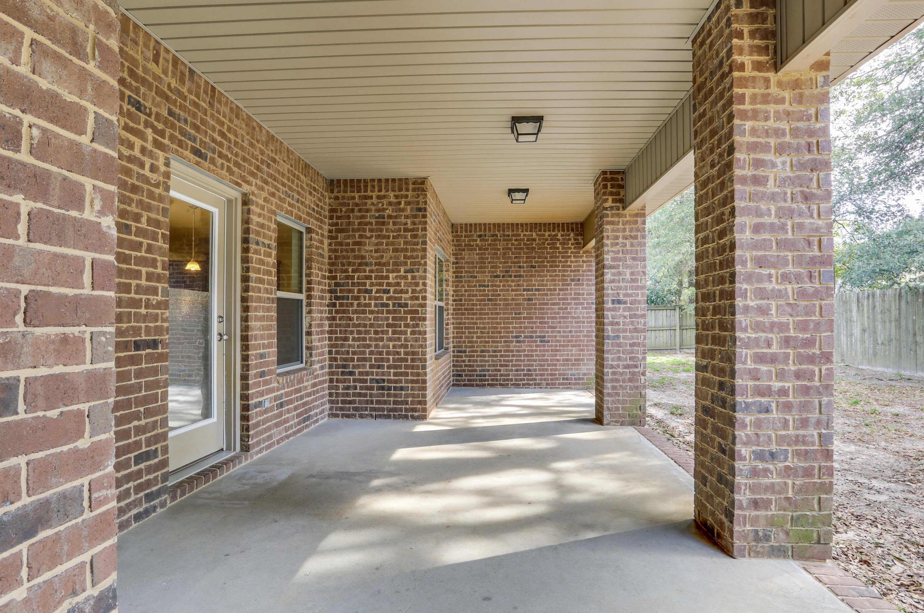 225 Paradise Palm Cir, Crestview FL  32536-5600 exterior