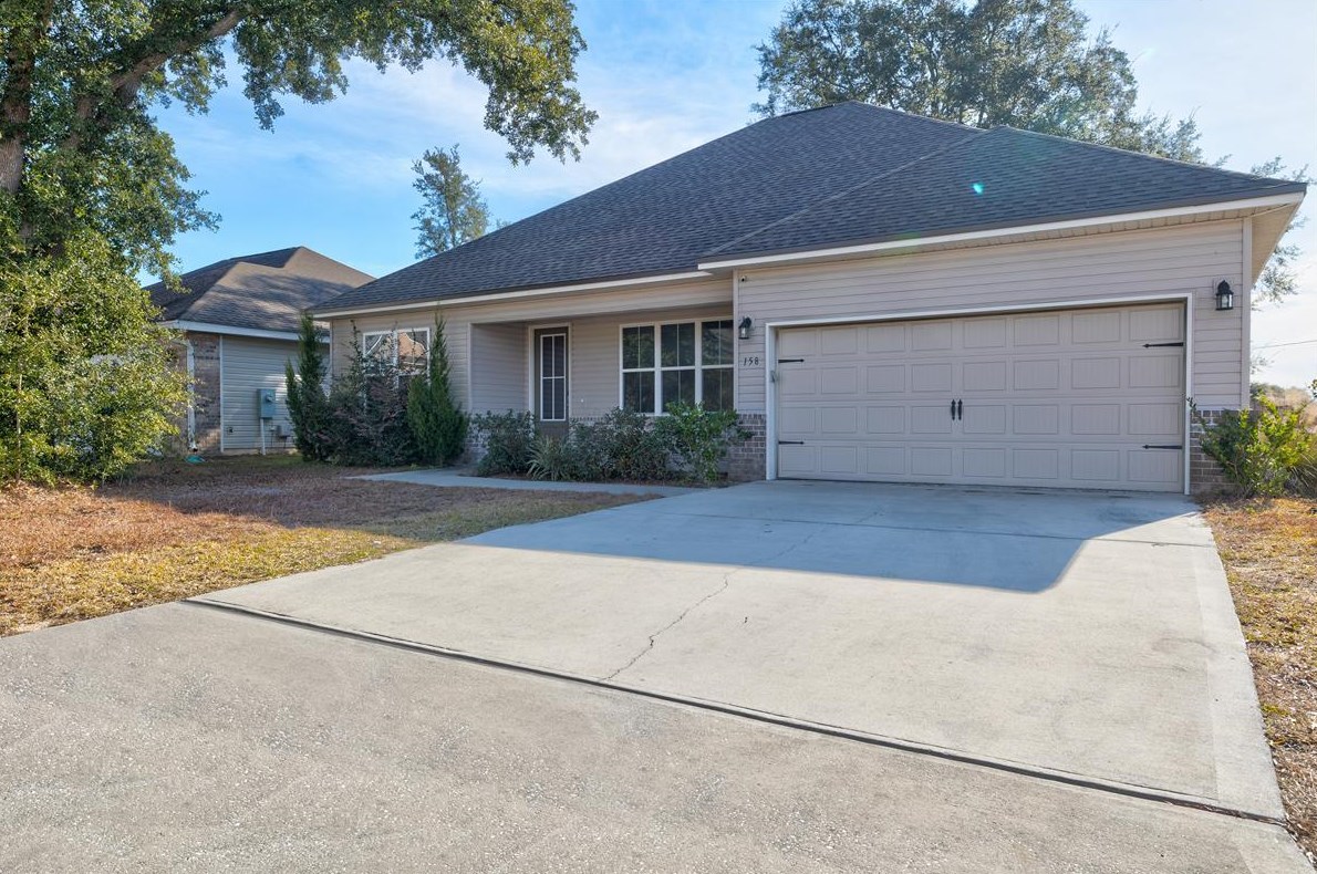 158 Creve Core Dr, Crestview, FL 32539-7338