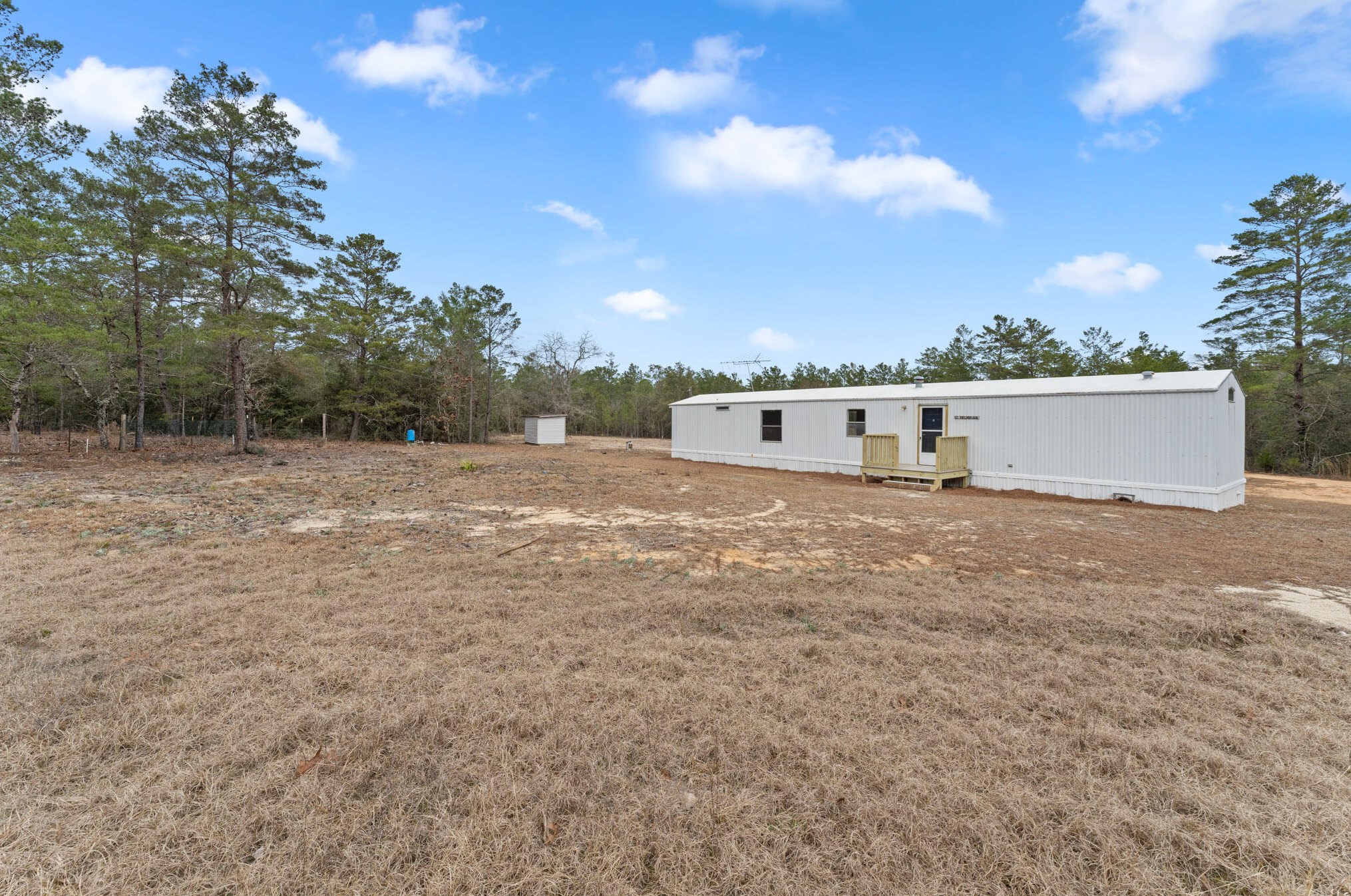 17 Orchid Ln, Defuniak Springs, FL 32433