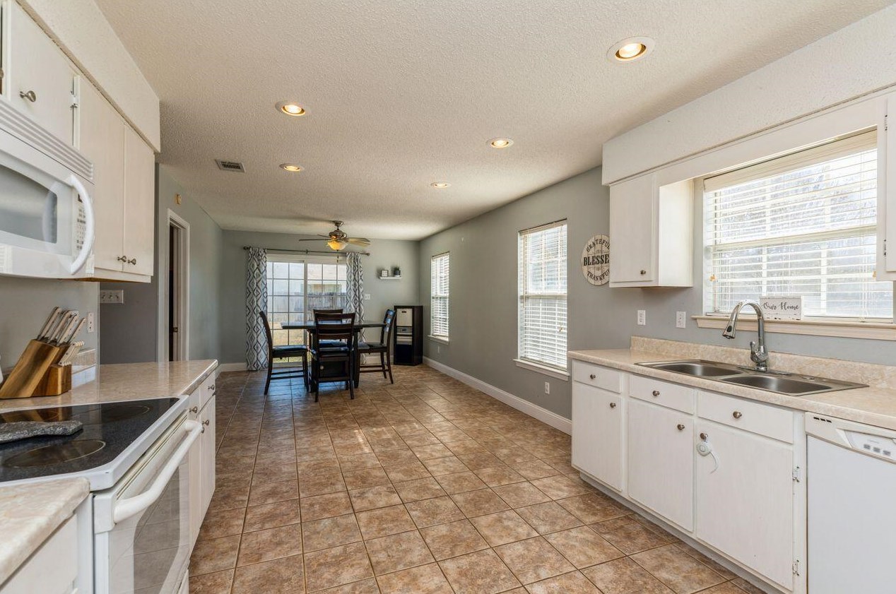 139 Palmetto Ave, Mary Esther FL  32569-3314 exterior