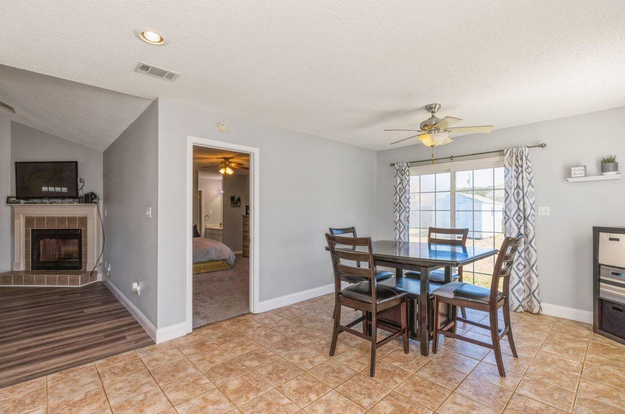 139 Palmetto Ave, Mary Esther FL  32569-3314 exterior