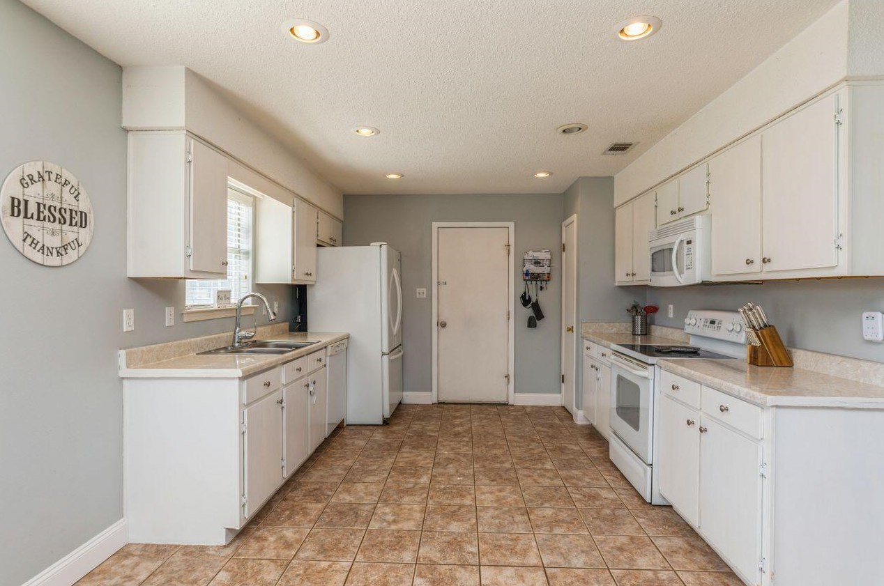 139 Palmetto Ave, Mary Esther FL  32569-3314 exterior