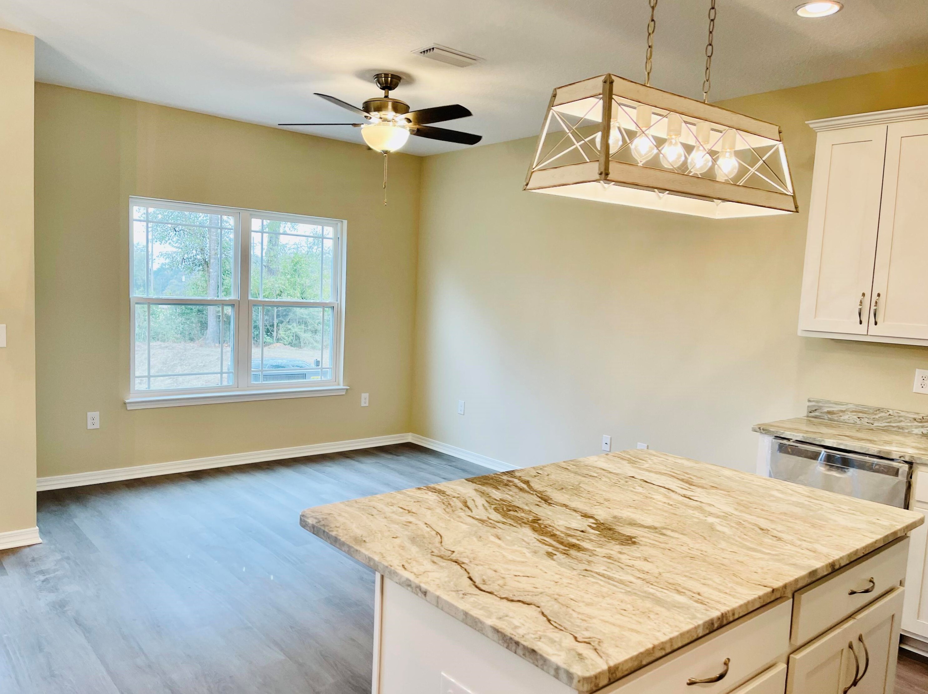 806 Carlton St, Crestview, FL 32539