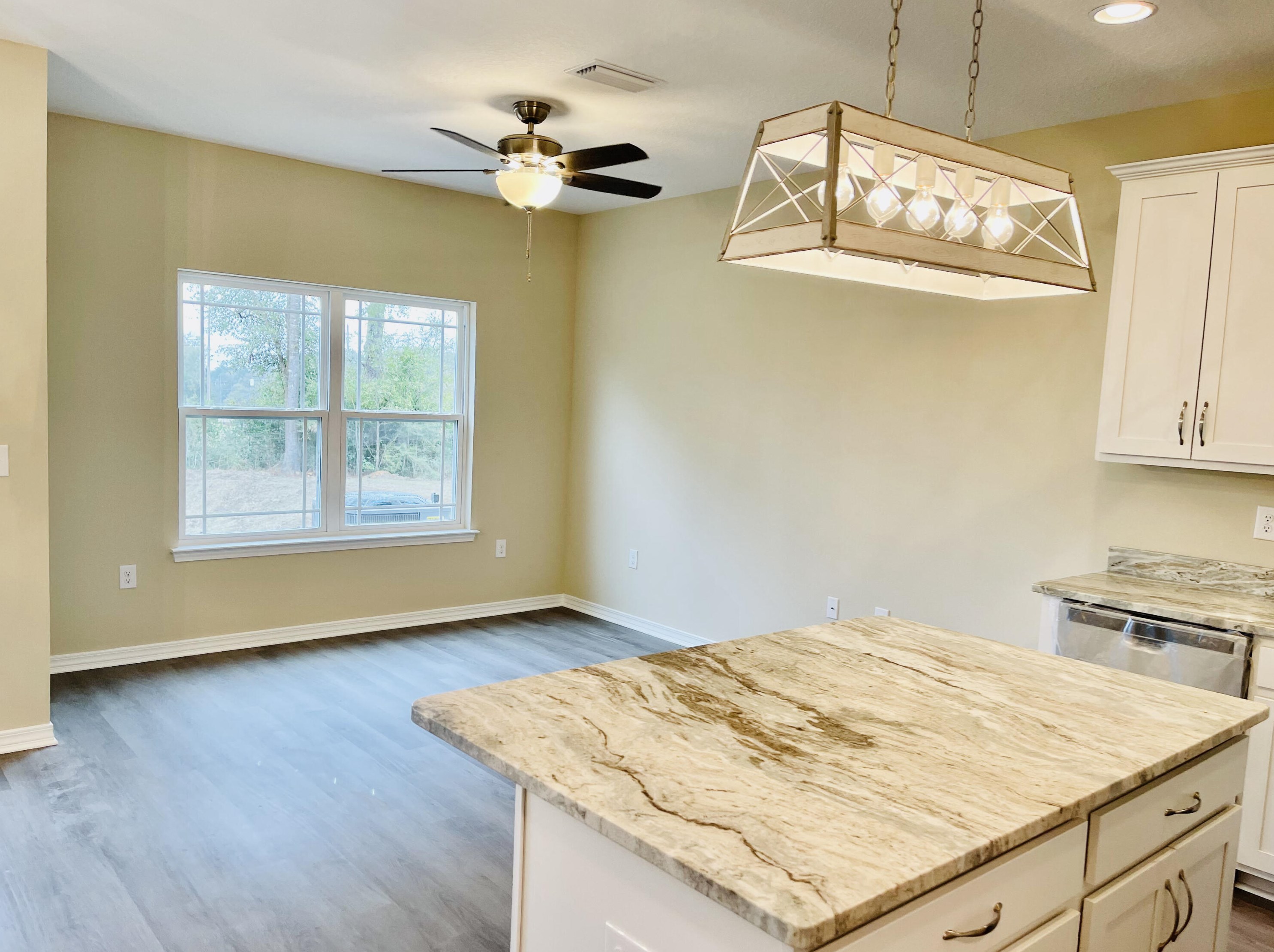 810 Carlton St, Crestview, FL 32539