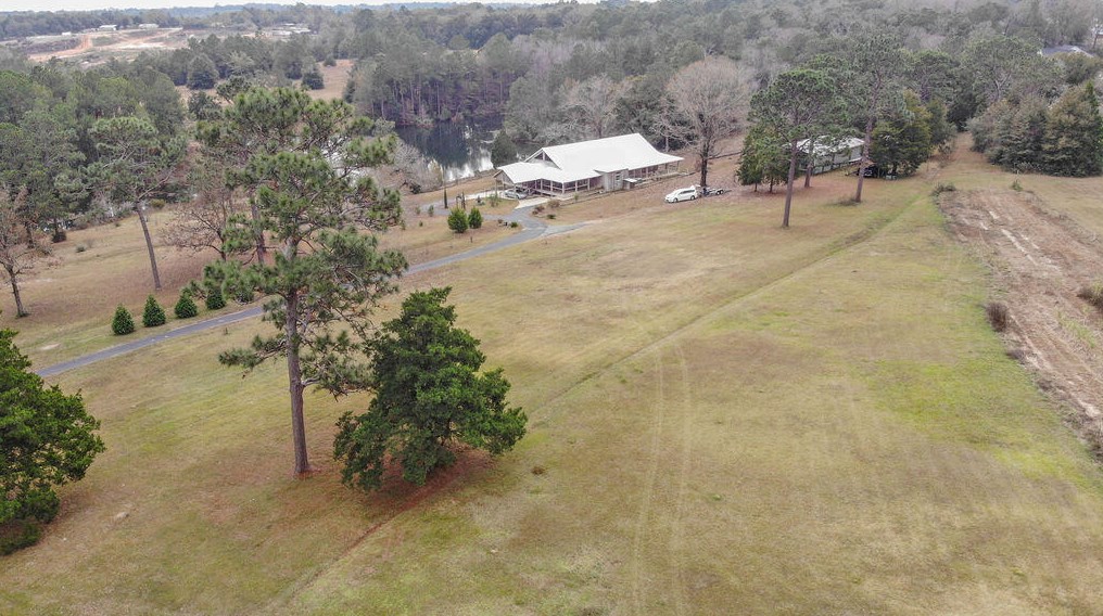 5939 Oak Hill Rd, Crestview, FL 32536-9327