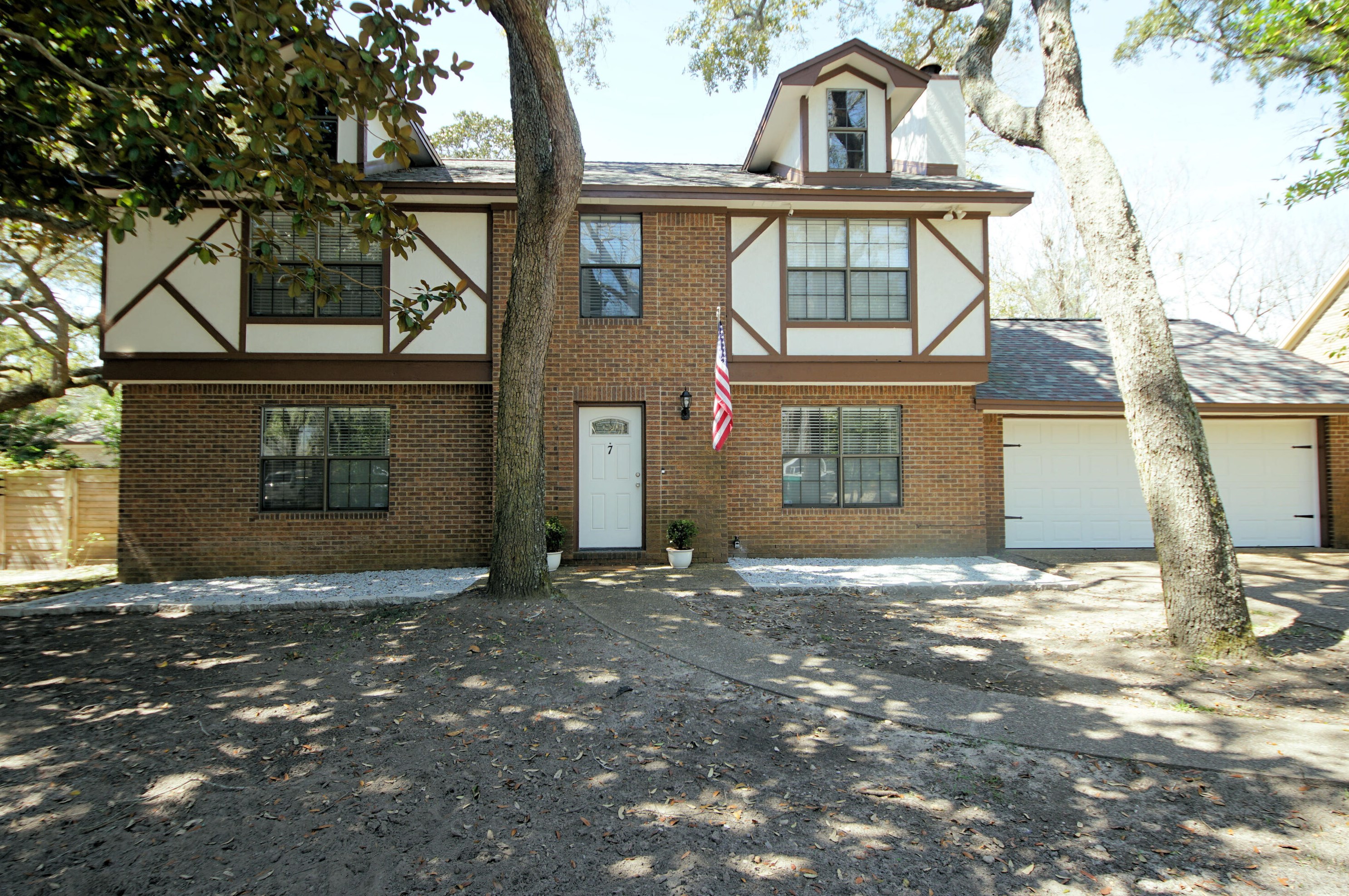7 Shady Ln, Mary Esther, FL 32569-1943