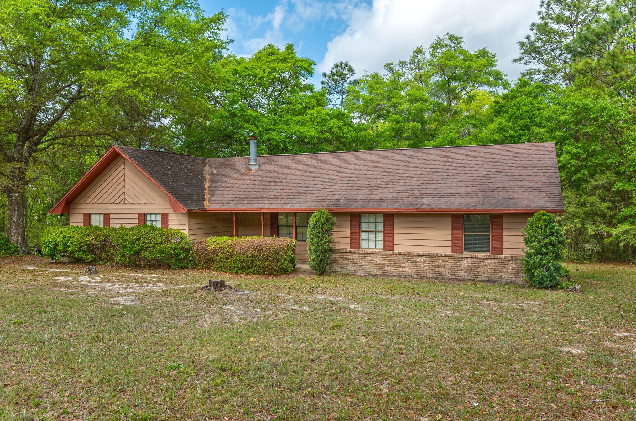 1125 Tallokas Rd, Crestview, FL 32536-5584