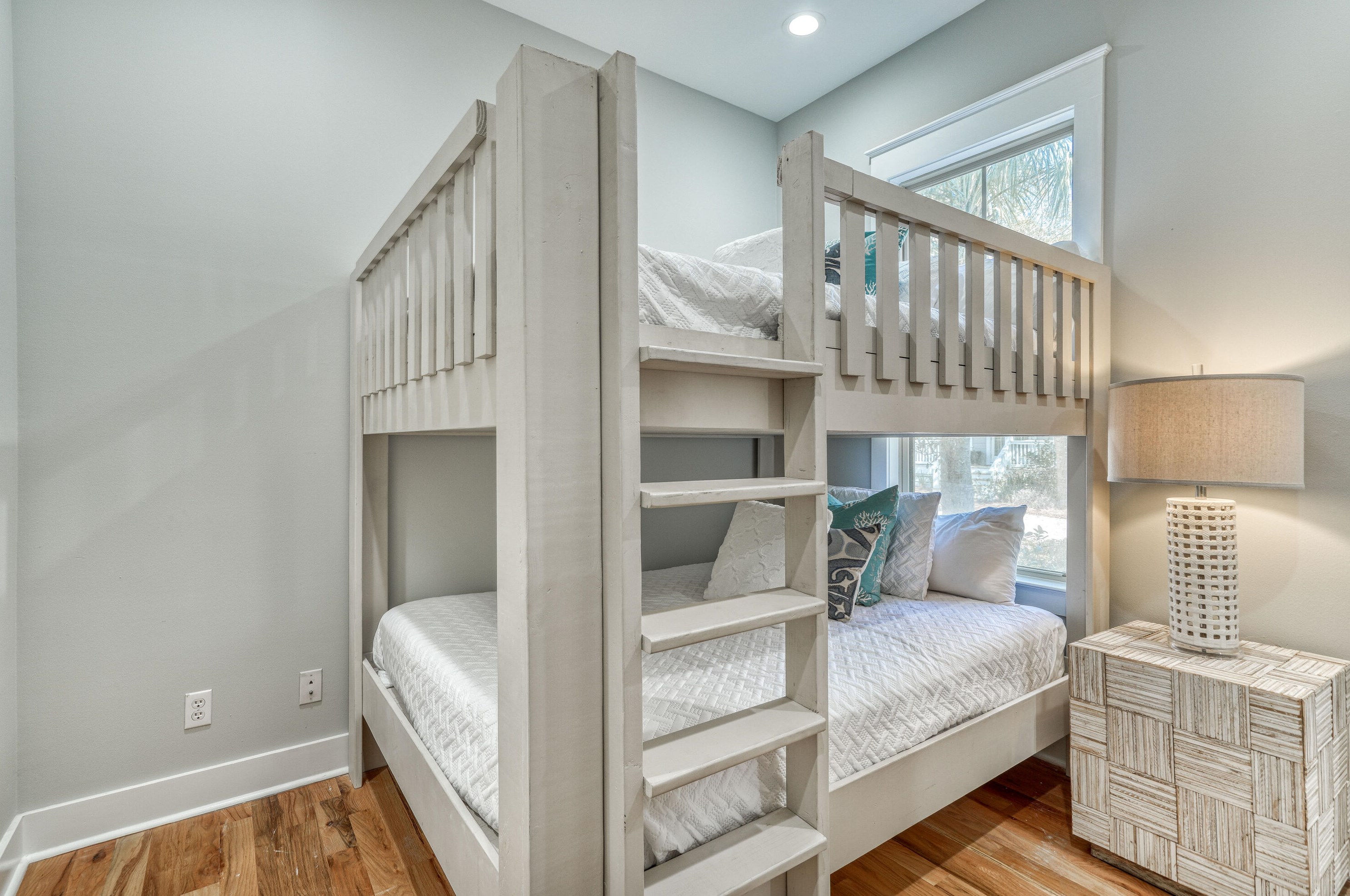 37 Eastern Lake Ct, Santa Rosa Beach FL  32459-6688 exterior