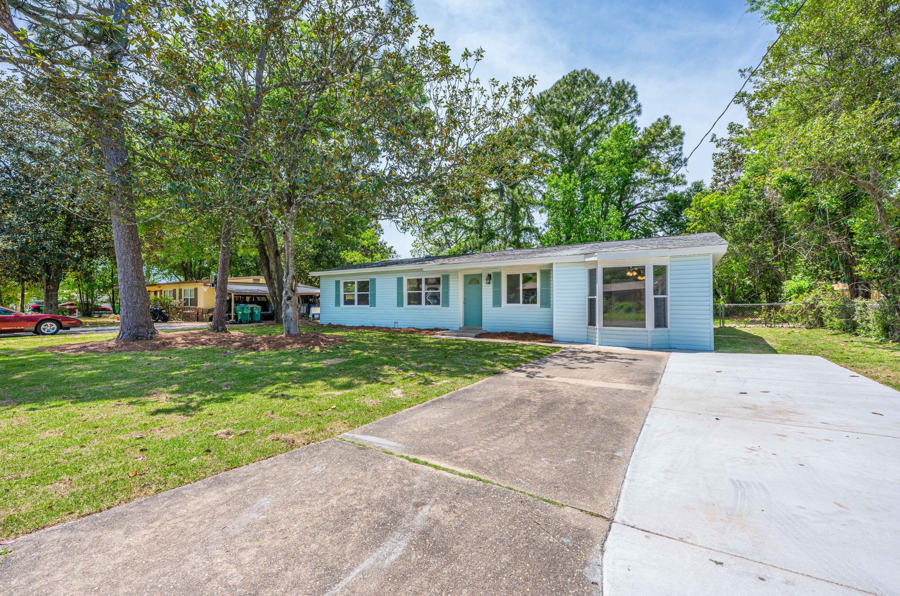 631 Stonehenge Dr, Mary Esther, FL 32569-1747