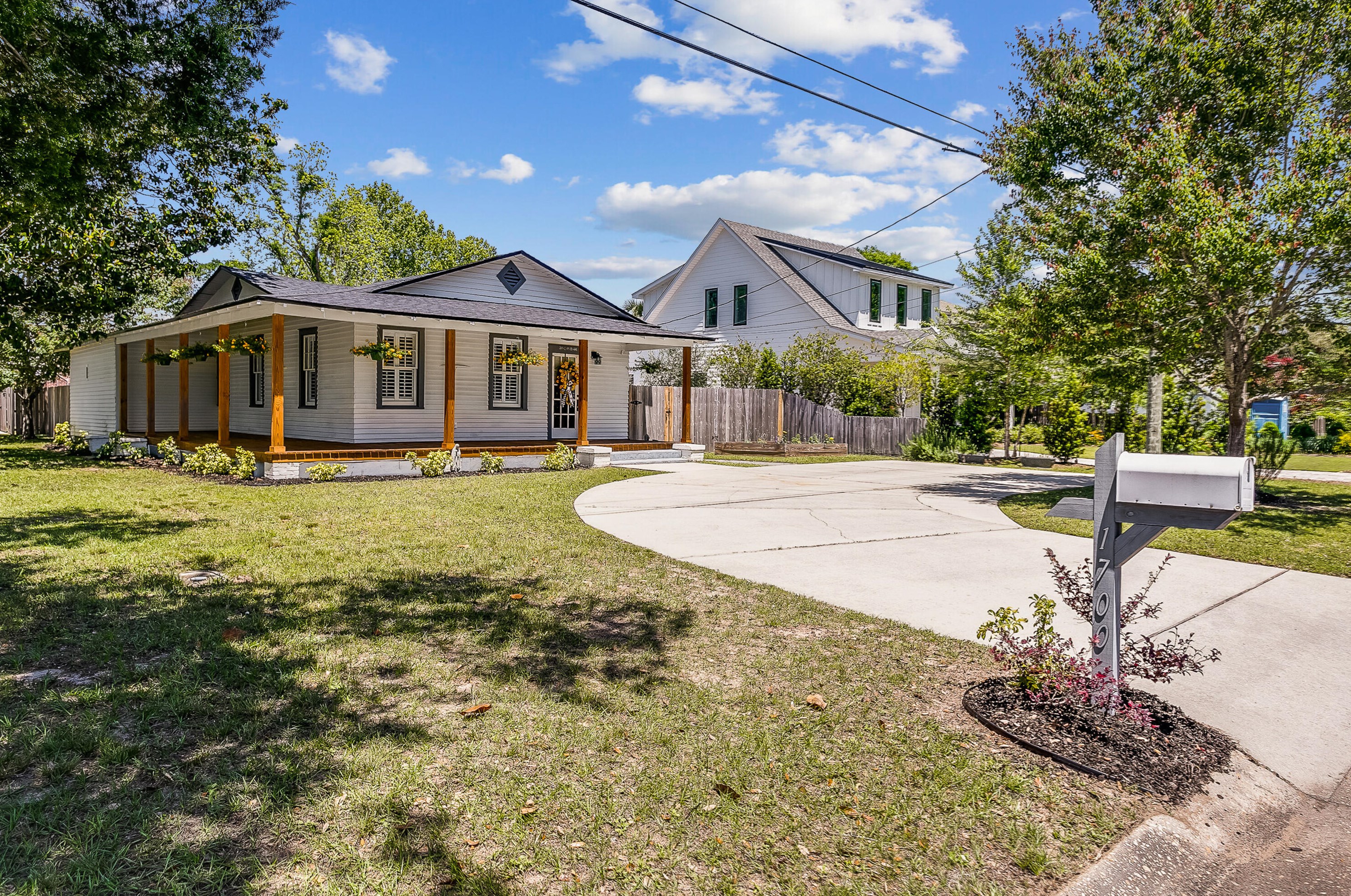 1700 E Mallory Street E, Pensacola, FL 32503