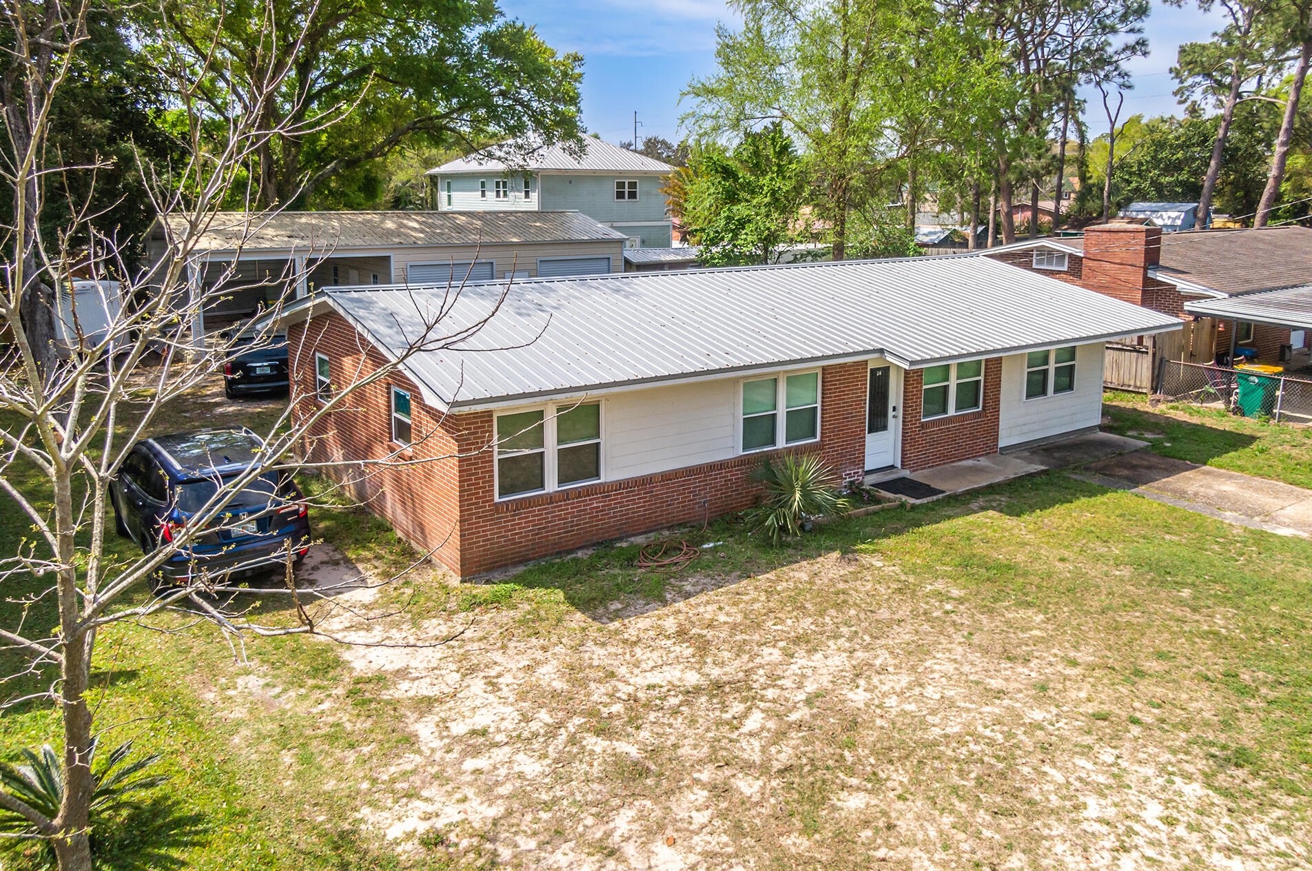 209 Newcastle Dr, Fort Walton Beach, FL 32547-2445