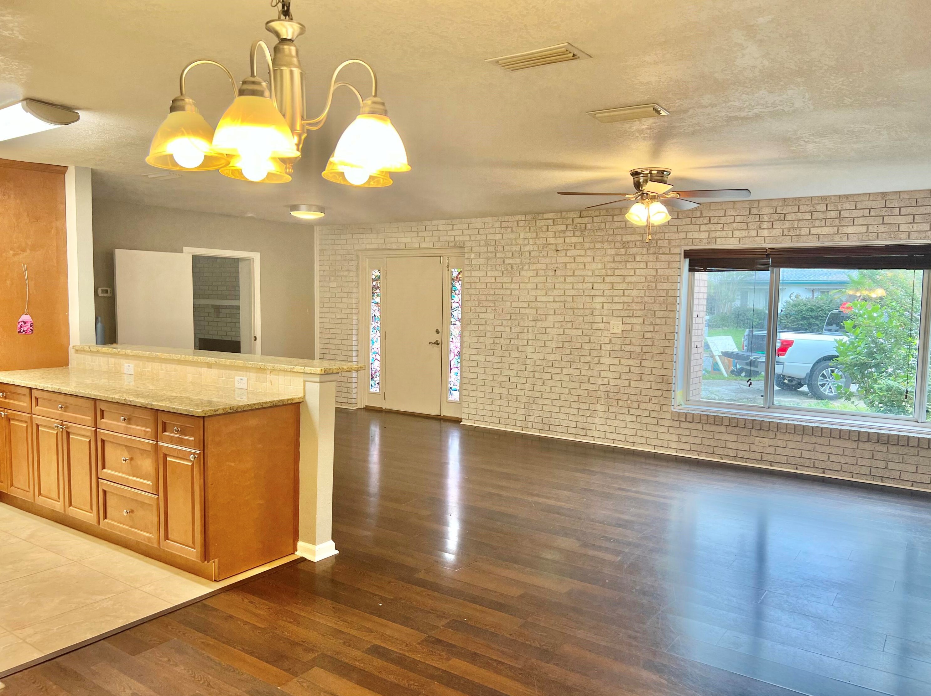 139 Bryn Mawr Blvd, Mary Esther, FL 32569