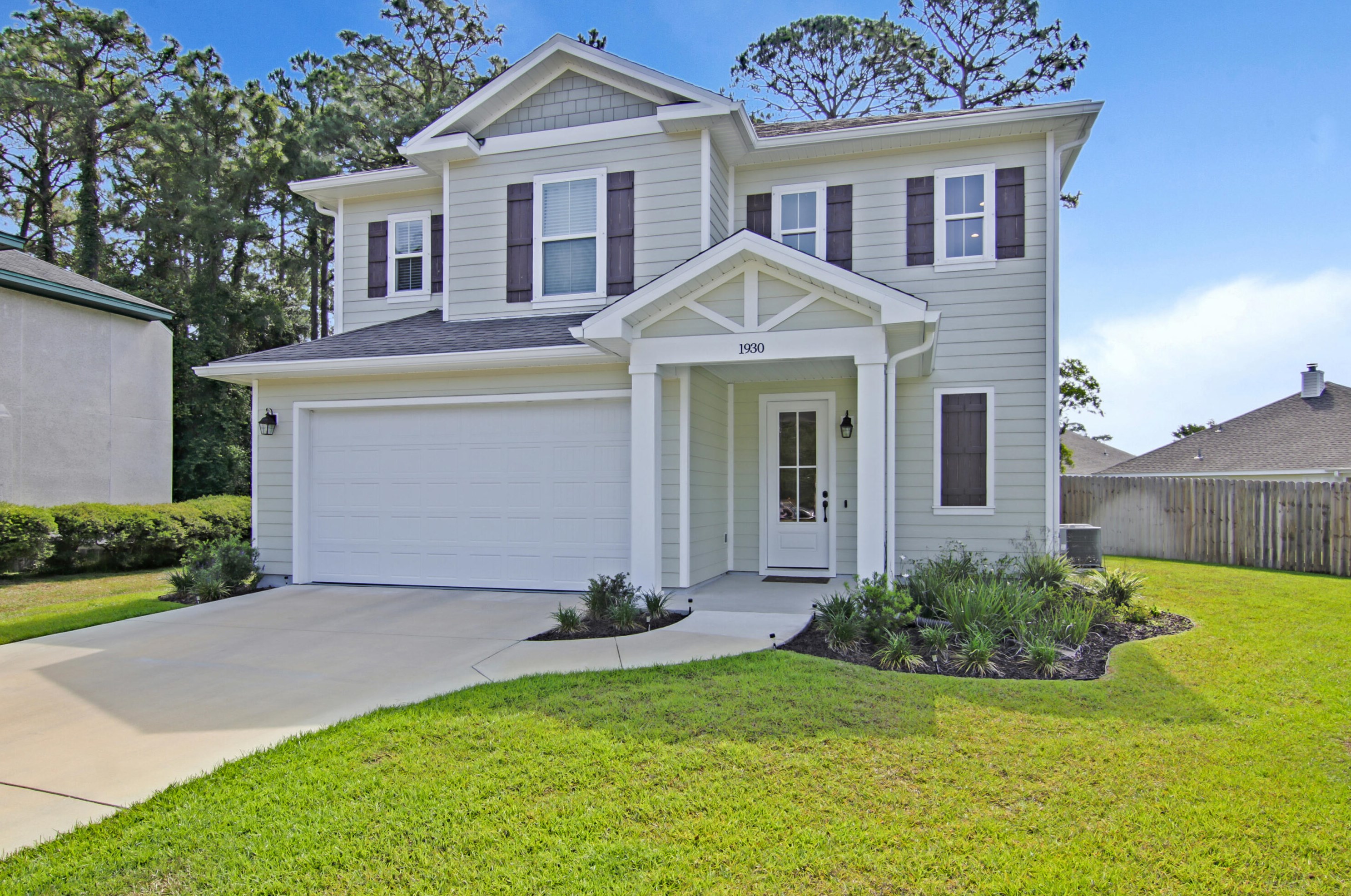 1930 Bluewater Blvd, Niceville, FL 32578-3879