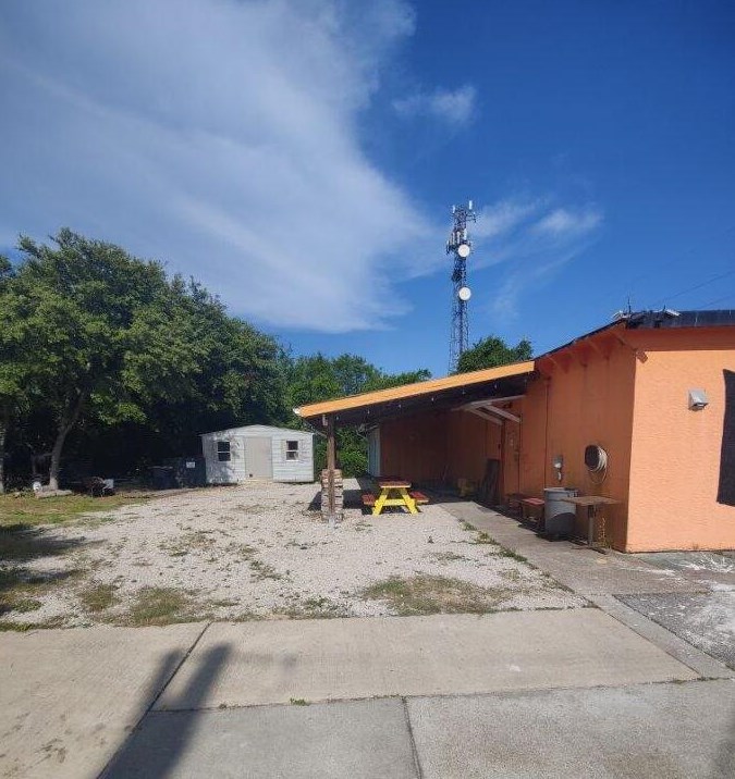 3176 Highway 98, Mary Esther FL  32569-1370 exterior