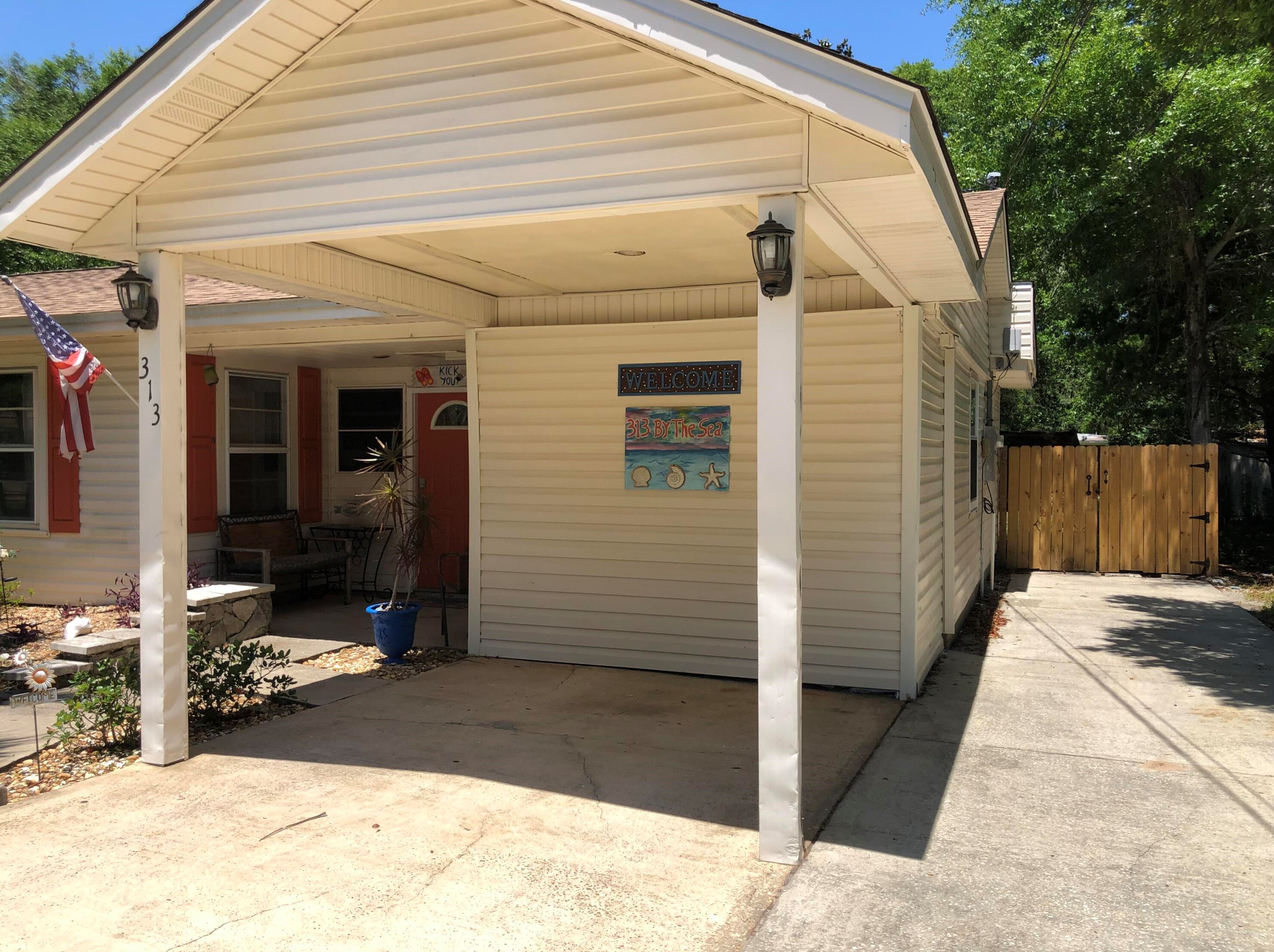 313 Gardner Dr, Fort Walton Beach FL  32548-5140 exterior