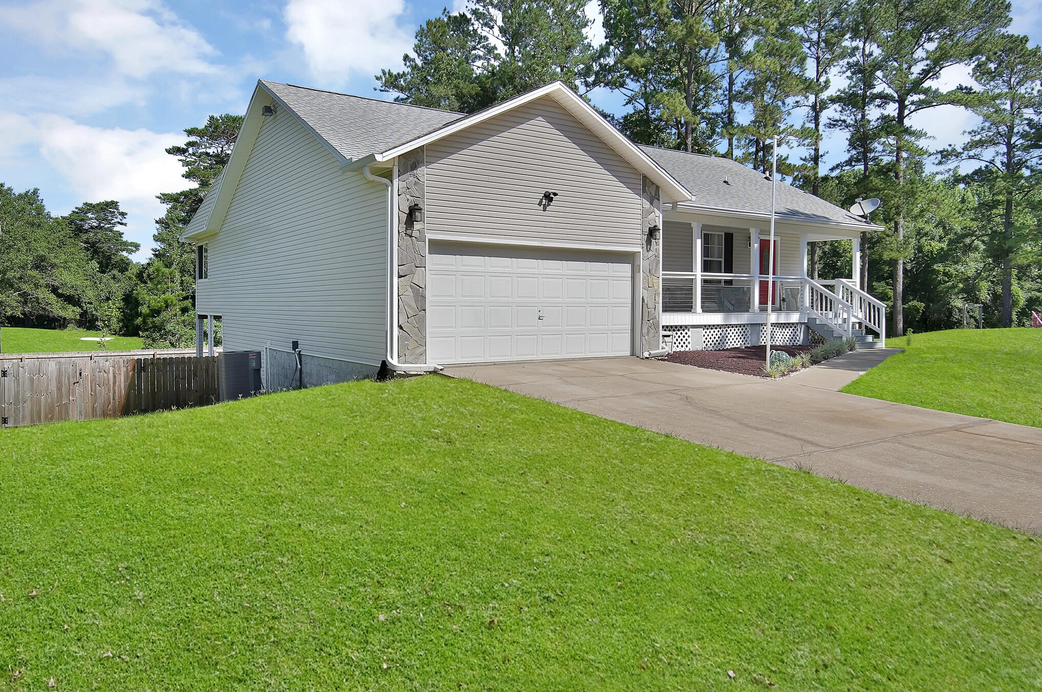 111 Fairway Ct, Crestview, FL 32536-8438