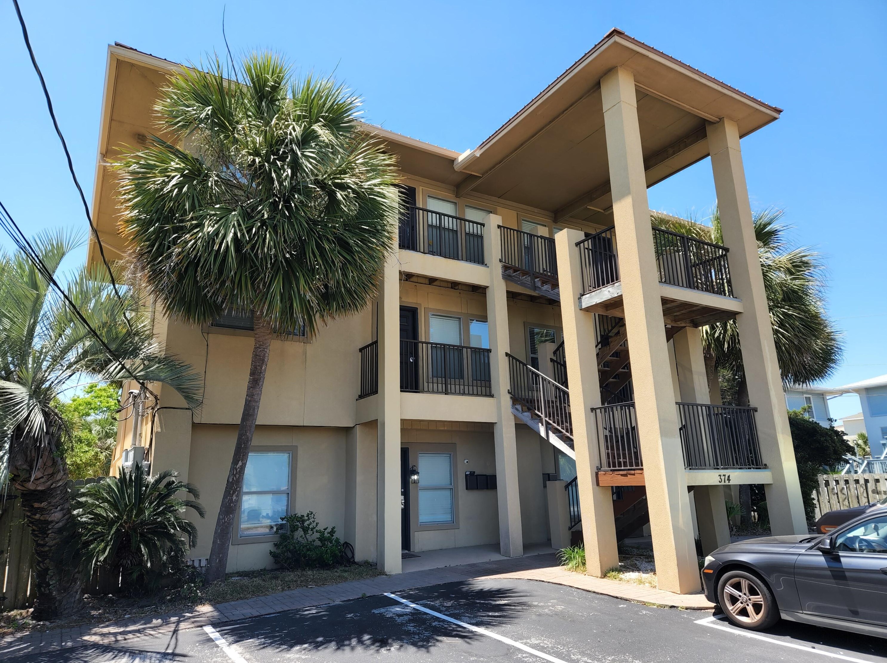 374 Bluefish Dr, Fort Walton Beach, FL 32548-3168