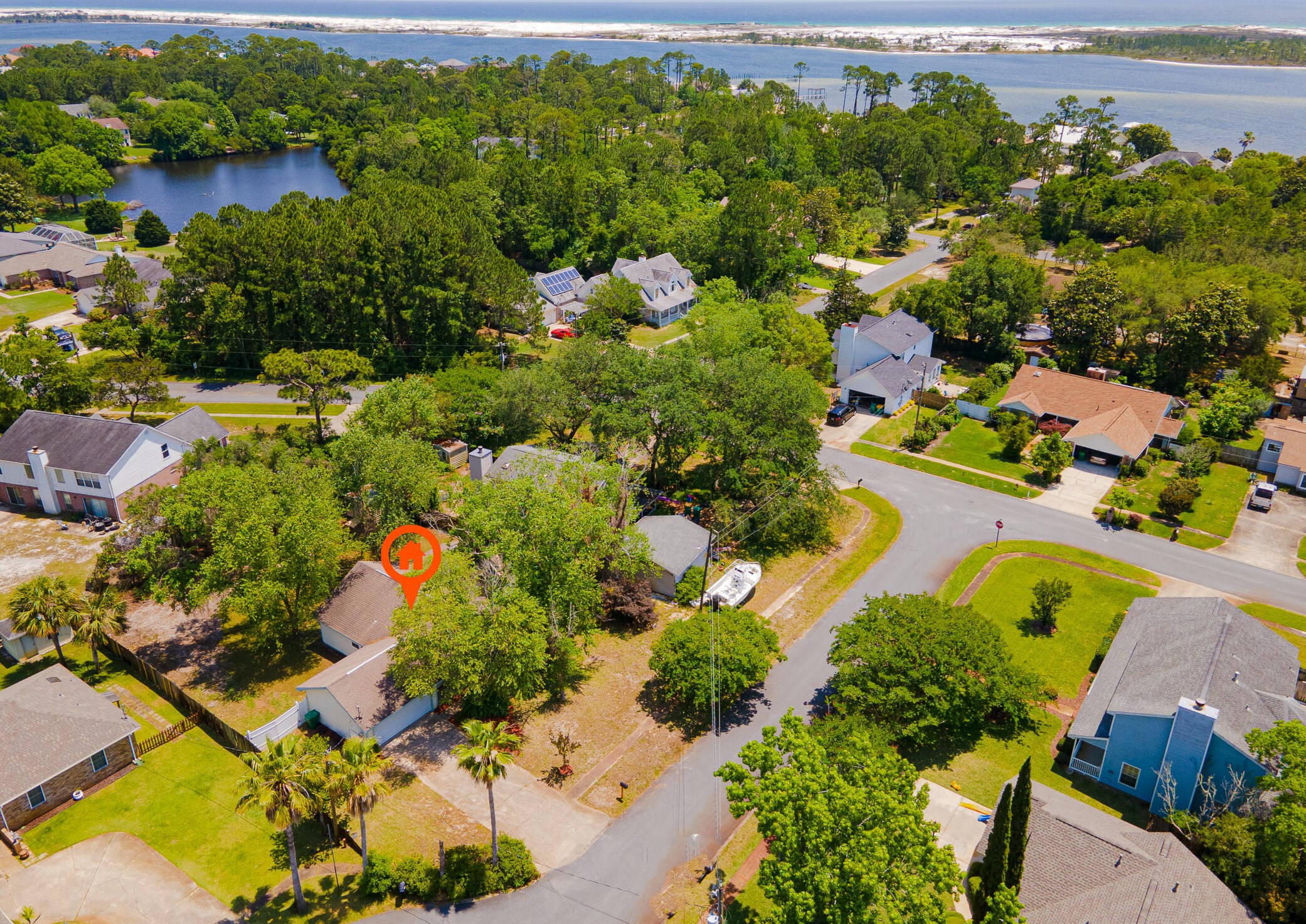 902 Norma Ct, Mary Esther, FL 32569-1487