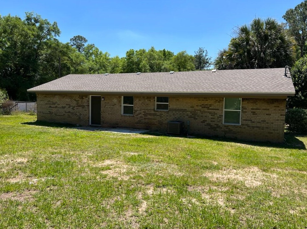 2755 Shade Tree Ln, Red Bay, FL 32455