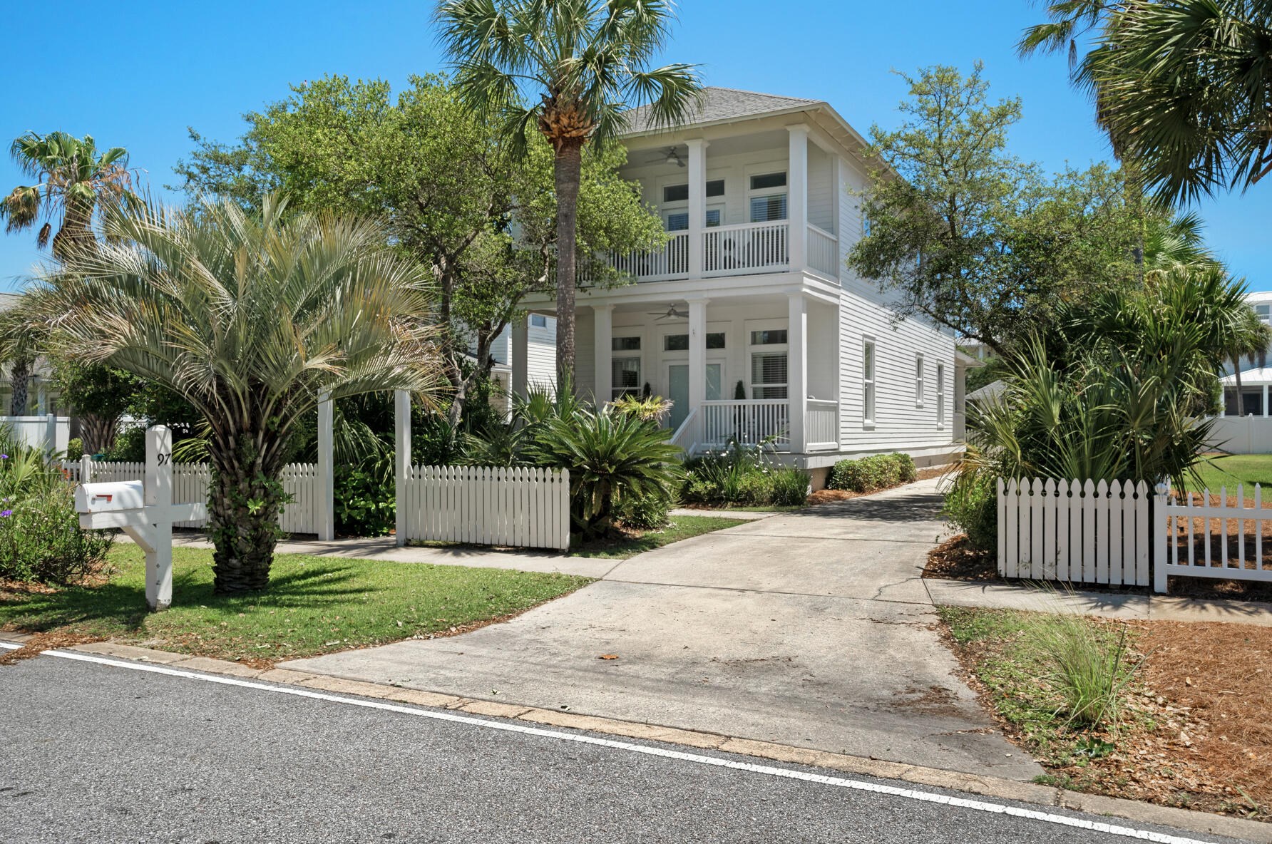 97 Mark St, Destin, FL 32541-3571