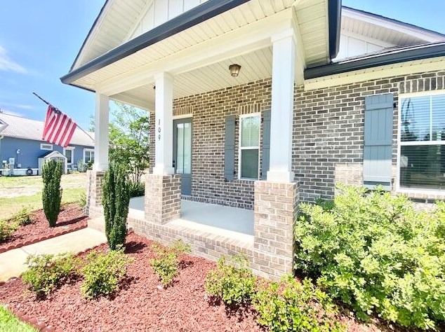 109 Oyster Blvd, Freeport, FL 32439