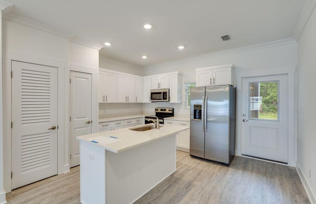 119 Date Palm Ln, Freeport, FL 32439