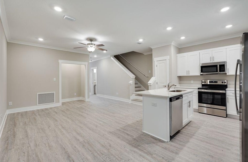 113 Date Palm Ln, Freeport, FL 32439