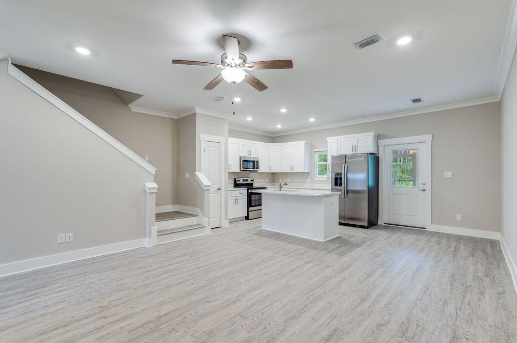 109 Date Palm Ln, Freeport, FL 32439