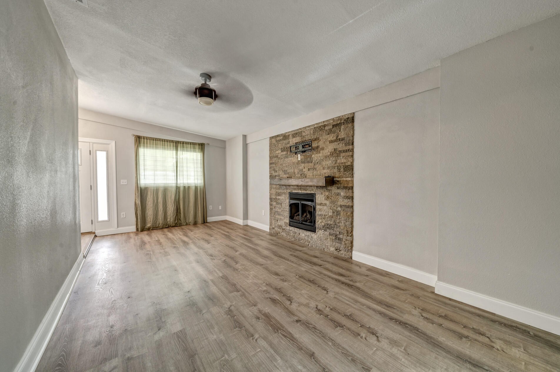 37 Ferry Rd, Fort Walton Beach FL  32548-5169 exterior