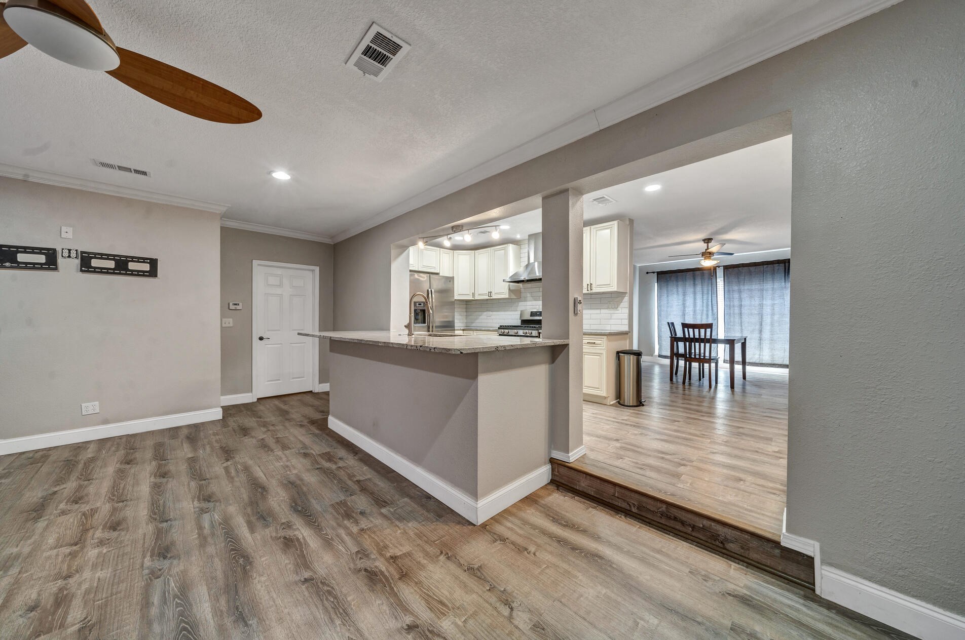 37 Ferry Rd, Fort Walton Beach FL  32548-5169 exterior