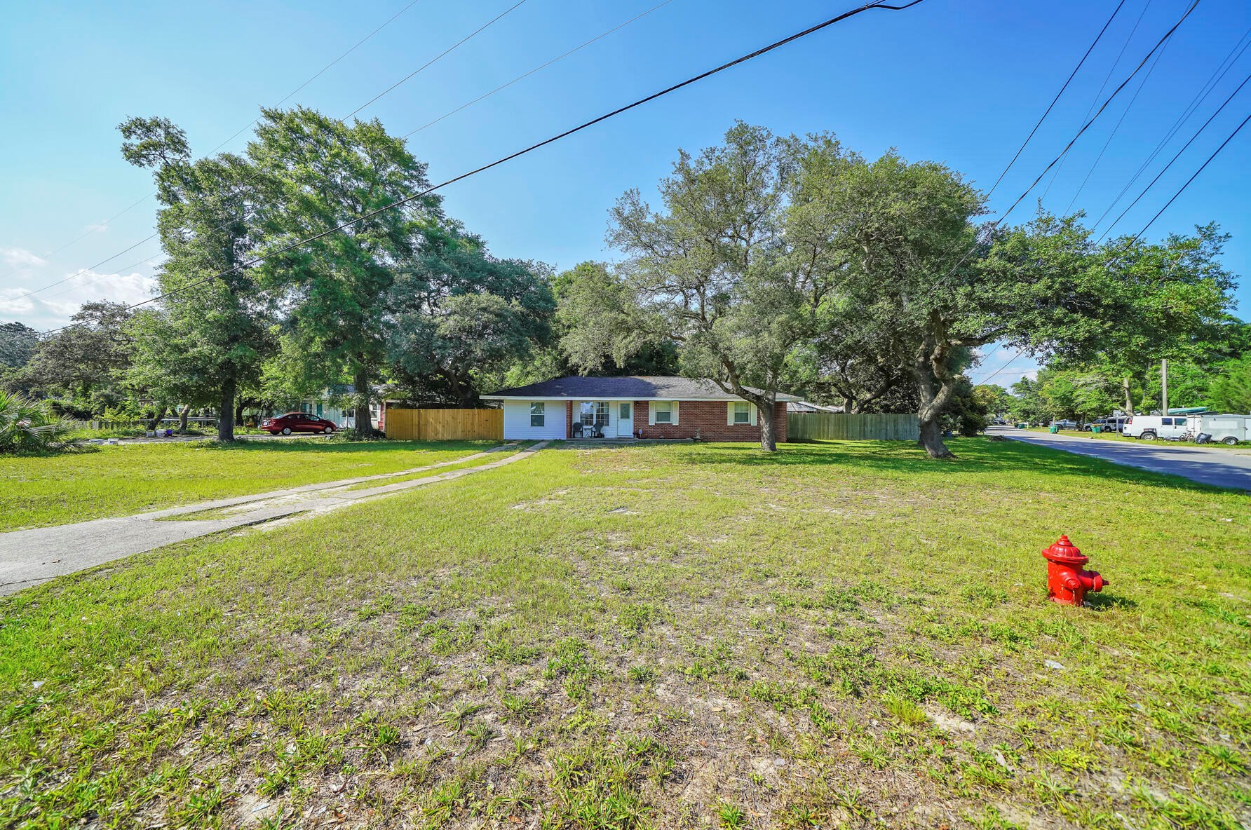 7 2nd Ave, Fort Walton Beach, FL 32547-2745