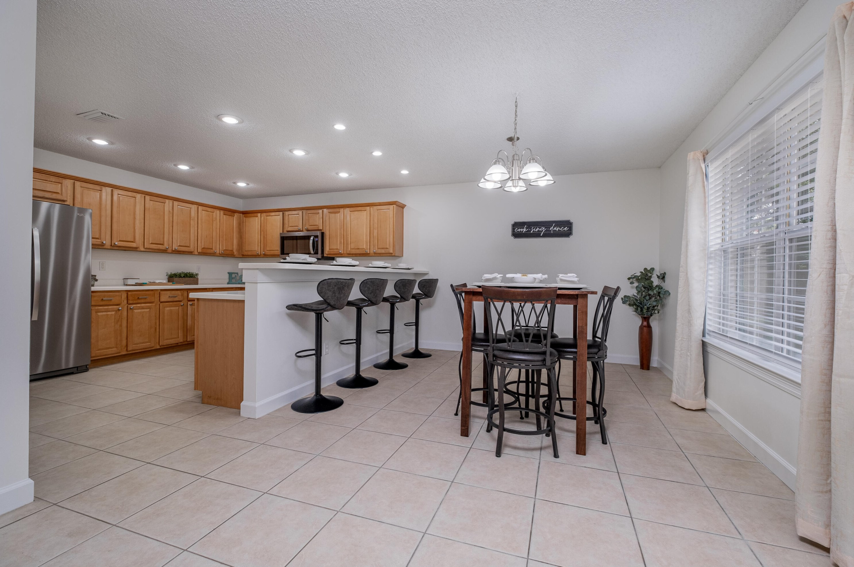 98 Point Comfort Rd, Mary Esther FL  32569-2096 exterior